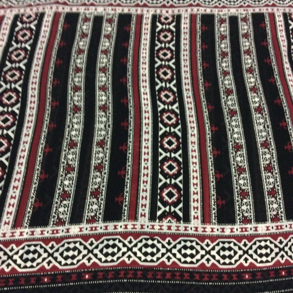 Patterned Top - Picture 5 of 6
